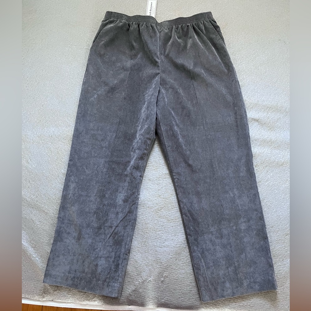 Alfred Dunner Classic fit pants, NWT, soft corduroy, 16 Short